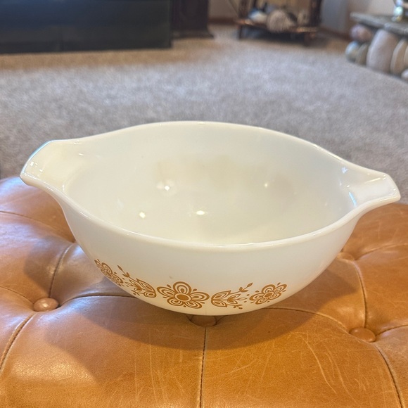 Pyrex Other - Vintage Pyrex 443 2.5 quart casserole dish gold floral milk glass no lid